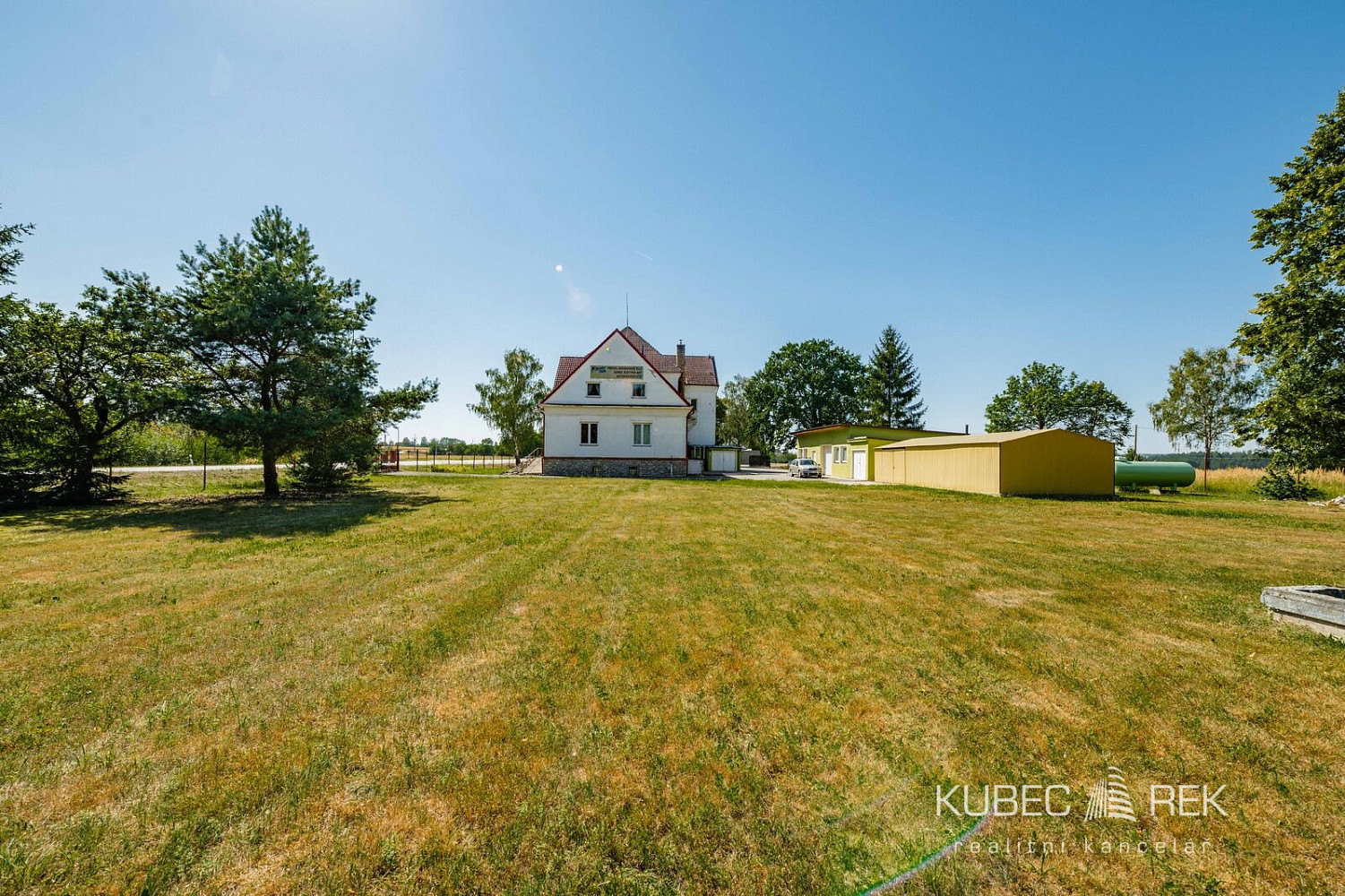 Prodej stavebního pozemku 2 310 m² – fotografie 3