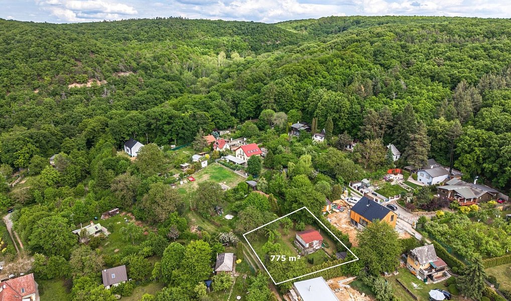 Prodej stavebního pozemku 775 m², Praha – náhled fotky 9