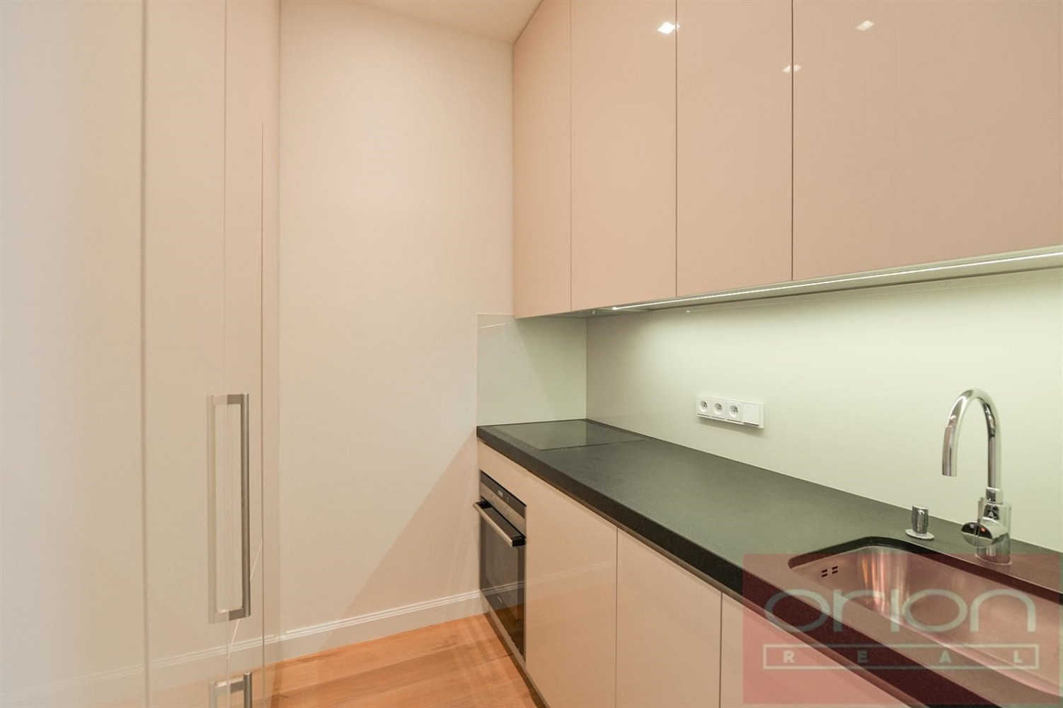 Pronájem bytu 3+kk 93 m² – fotografie 3
