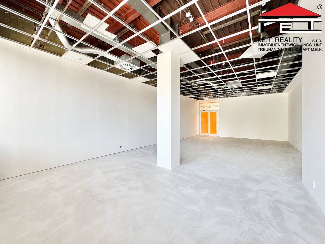 Pronájem kanceláře 65 m² – fotografie 2