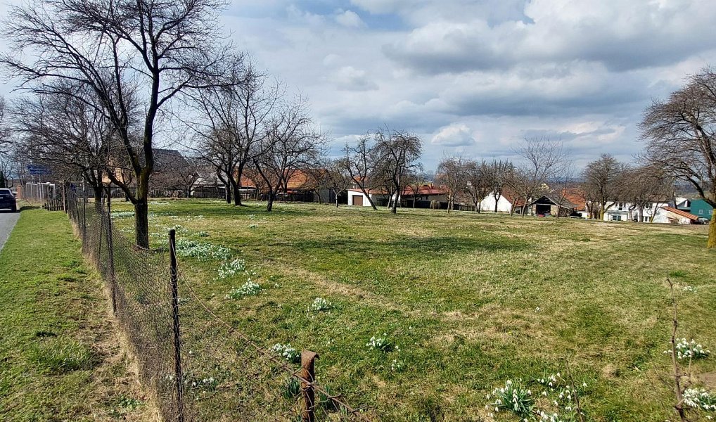 Prodej stavebního pozemku 1 563 m², Lešná – náhled fotky 4