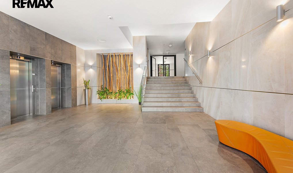 Prodej bytu 1+kk 34 m², Praha – náhled fotky 27