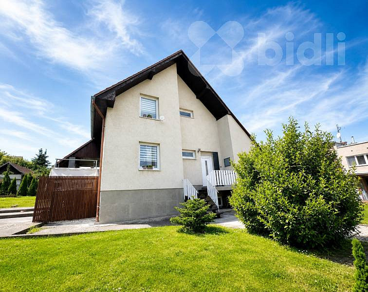 Prodej domu 216 m² s pozemkem 713 m²
