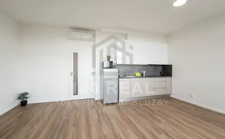 Pronájem bytu 1+kk 37 m², třída Míru, Pardubice - Zelené Předměstí