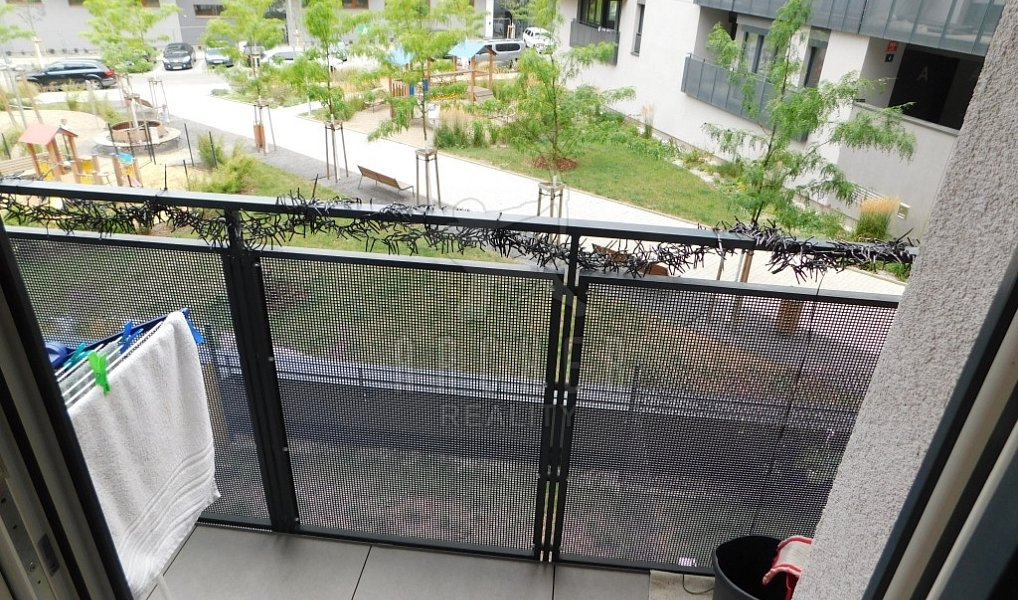 Prodej bytu 1+kk 43 m², Praha – náhled fotky 3