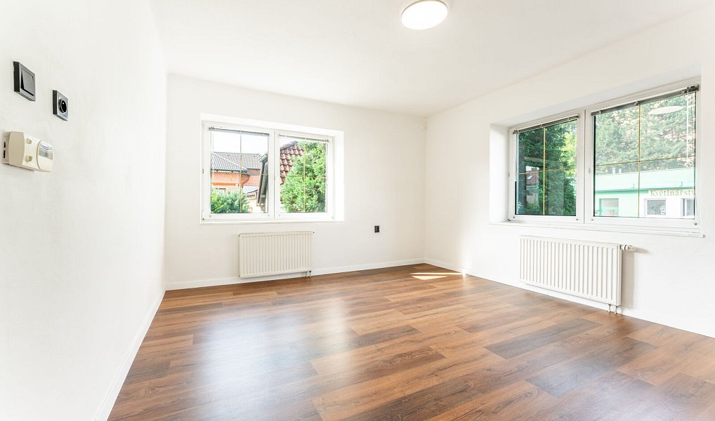 Pronájem bytu 3+1 82 m², Opava – náhled fotky 2