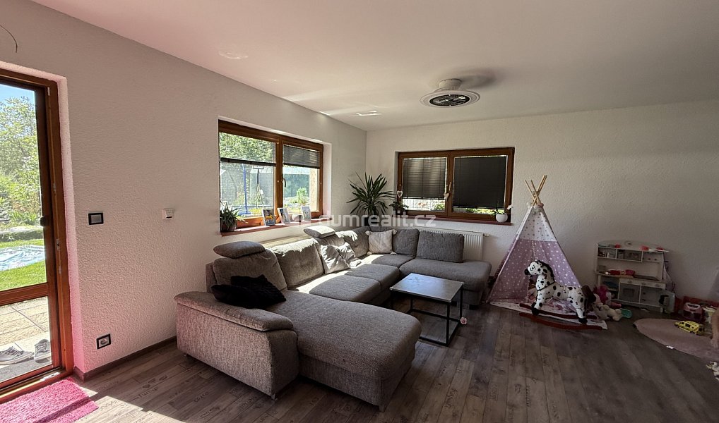 Prodej domu 180 m² s pozemkem 1 678 m², Tři Sekery – náhled fotky 12