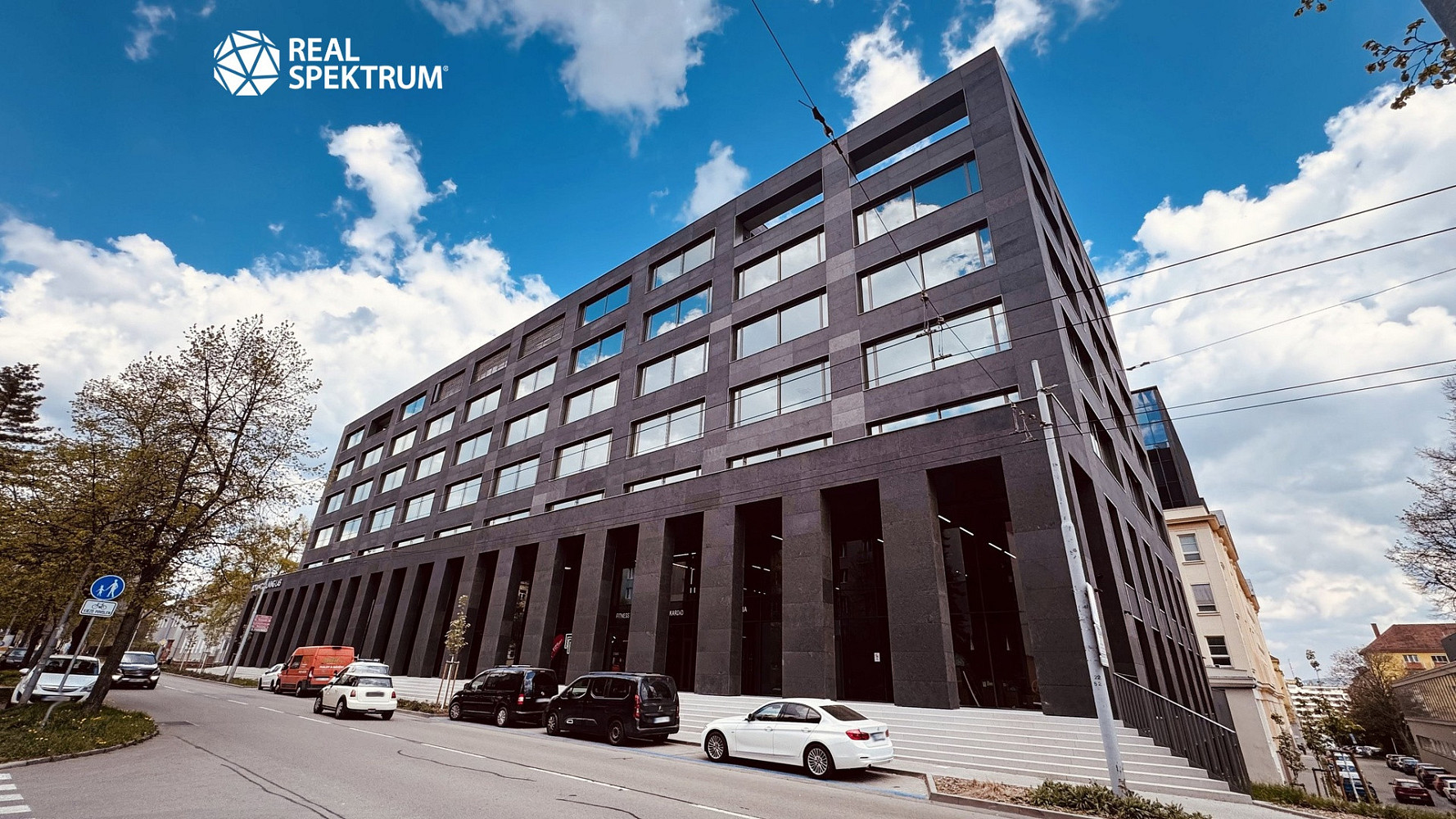 Pronájem kanceláře 241 m²