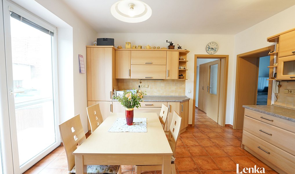 Prodej domu 249 m² s pozemkem 588 m², Ratíškovice – náhled fotky 5