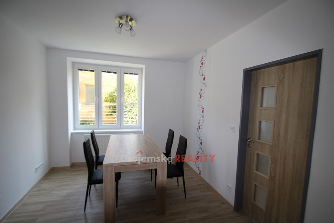 Pronájem bytu 2+1 60 m² – fotografie 3