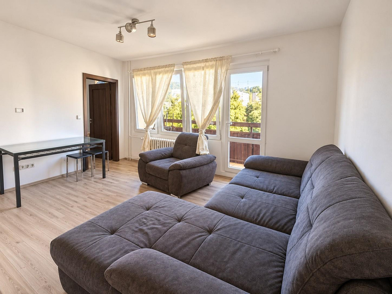 Pronájem bytu 4+1 77 m² – fotografie 3