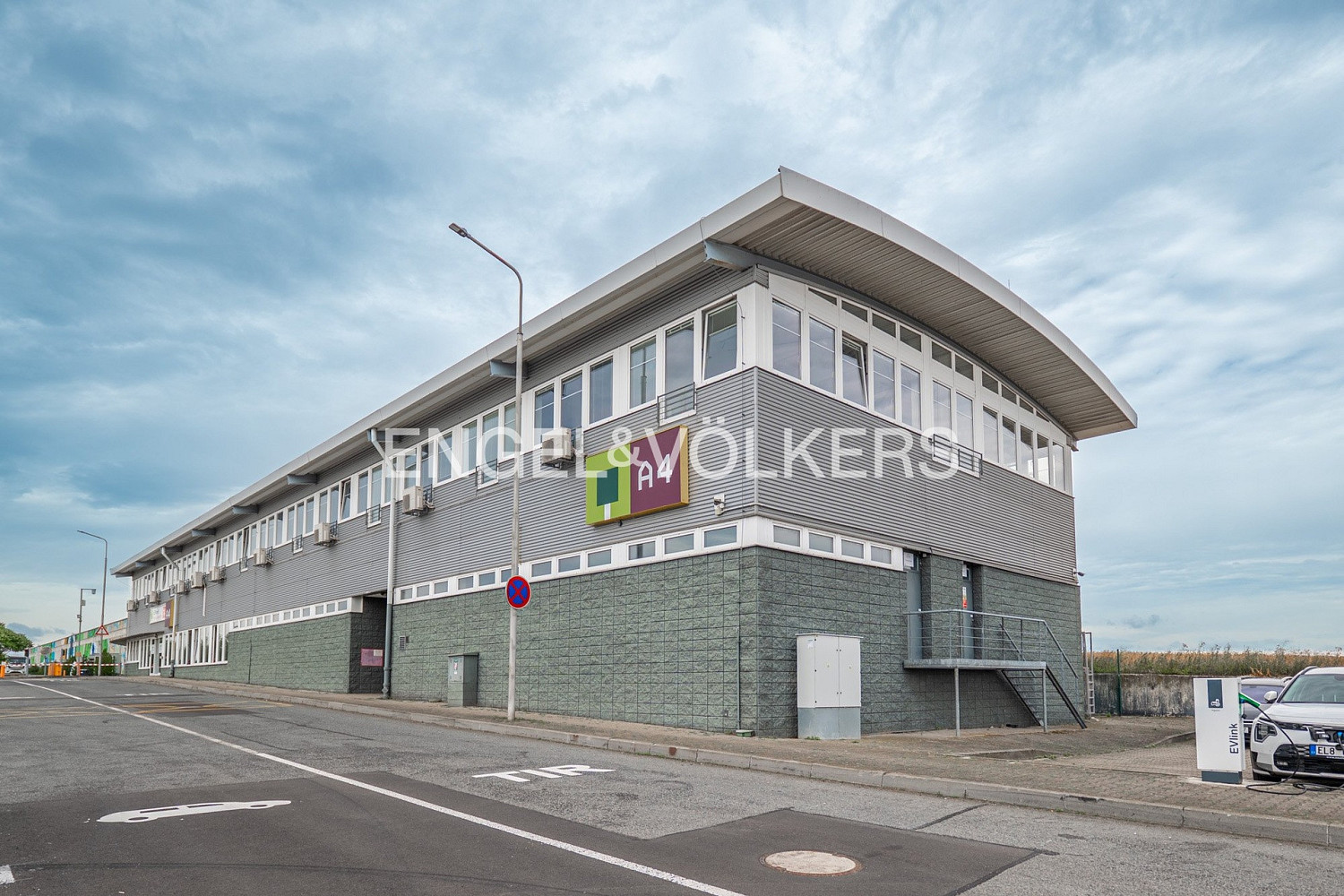 Pronájem skladovacích prostor 4 500 m² – fotografie 3