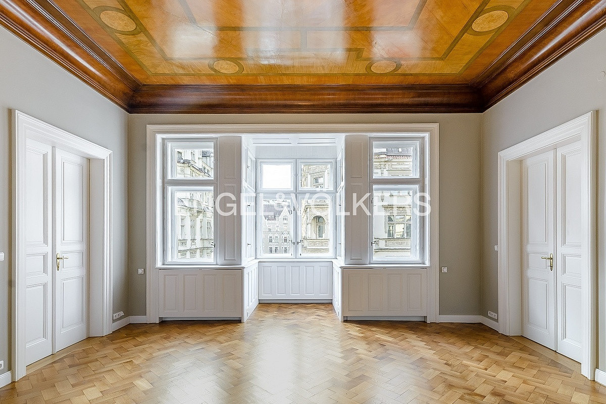 Pronájem bytu 6+kk 285 m² – fotografie 3