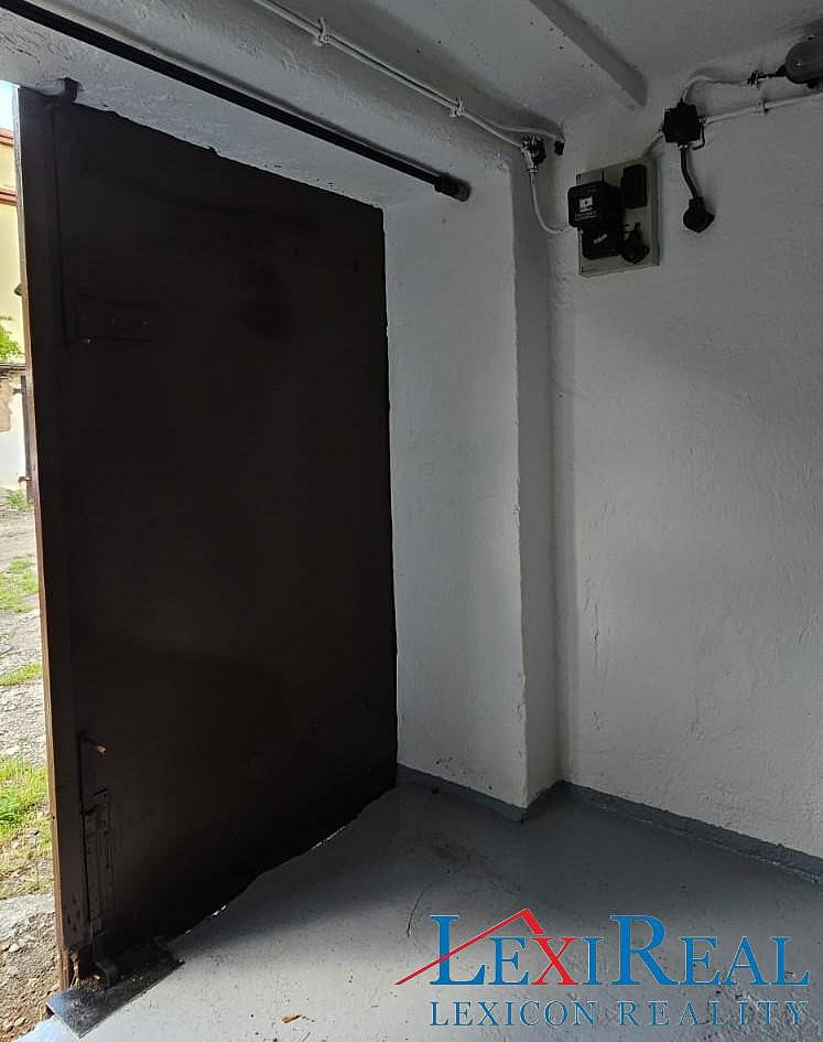 Prodej garáže 18 m2, v garážovém komplexu, lužanská ulice, praha 19, kbely — photo 3