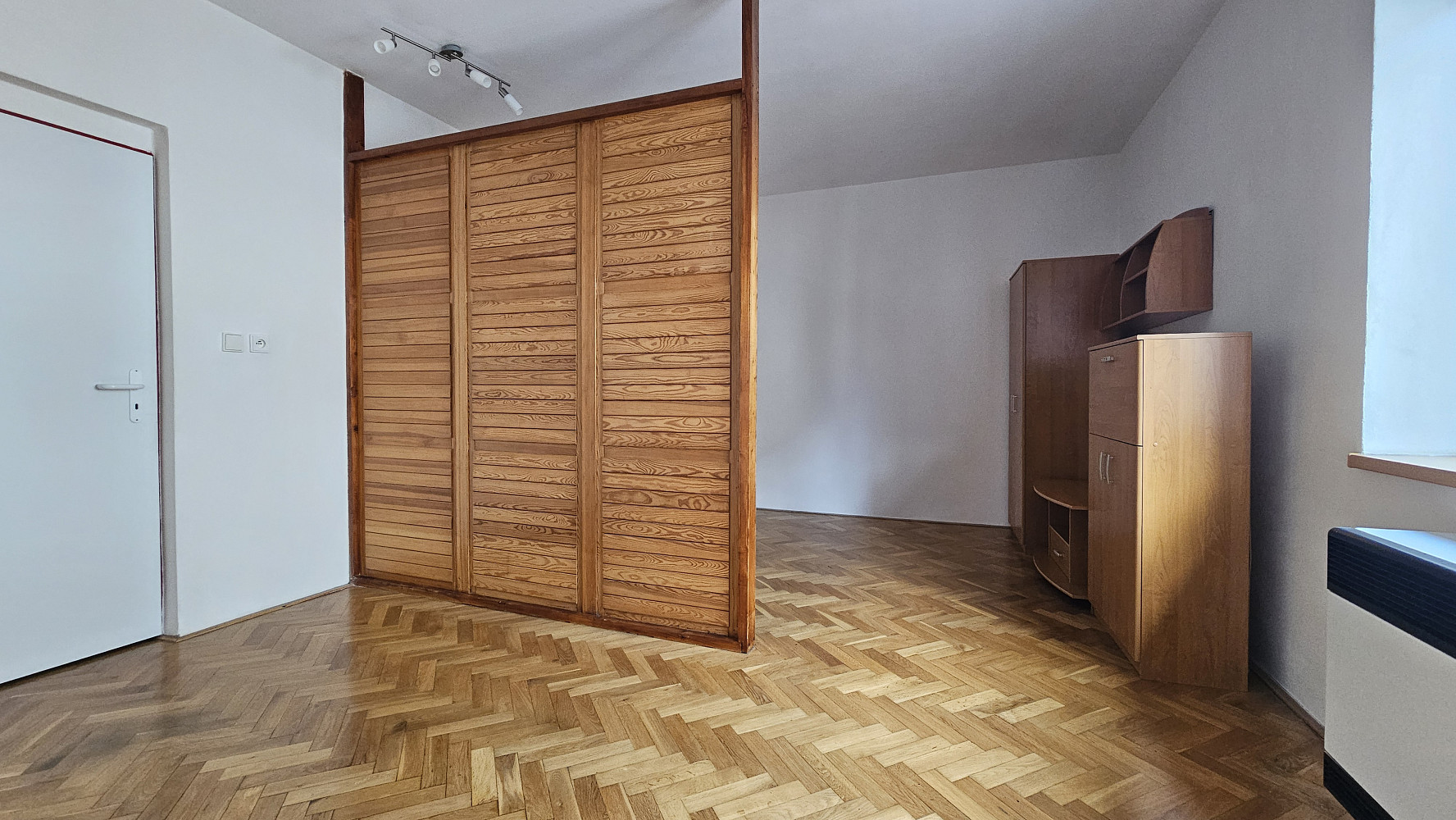 Pronájem bytu 1+1 53 m² – fotografie 3