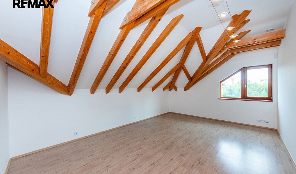 Prodej domu 300 m² s pozemkem 652 m², Praha – náhled fotky 31