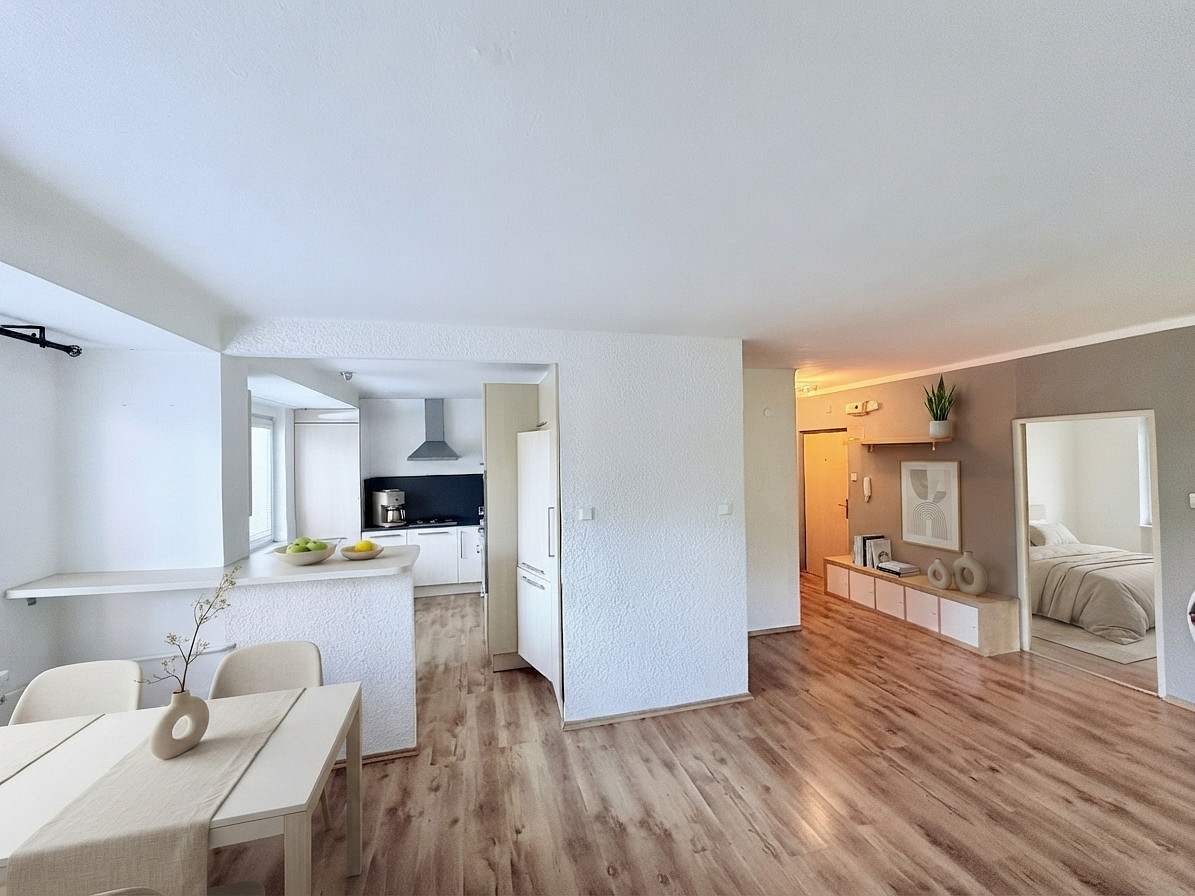 Pronájem bytu 3+kk 72 m² – fotografie 2