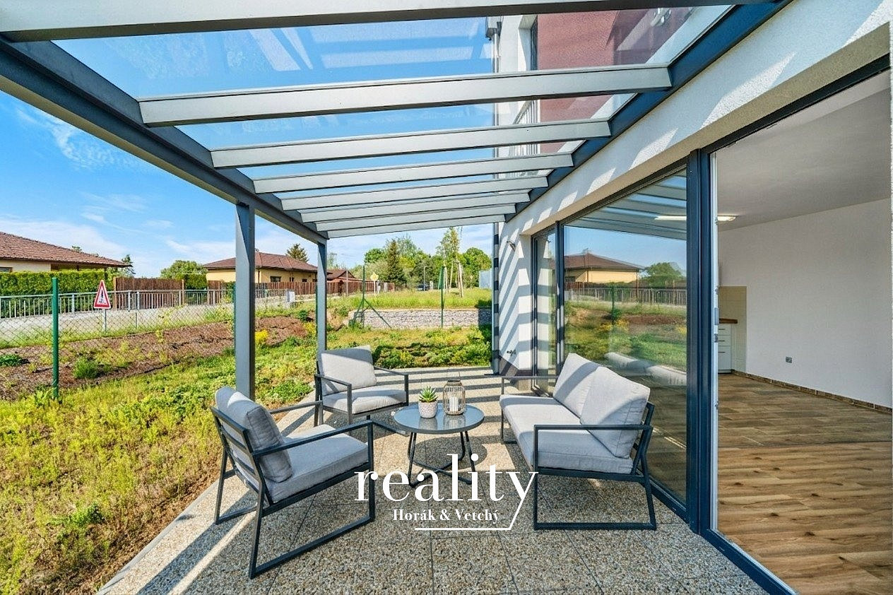 Pronájem bytu 2+kk 56 m² – fotografie 3