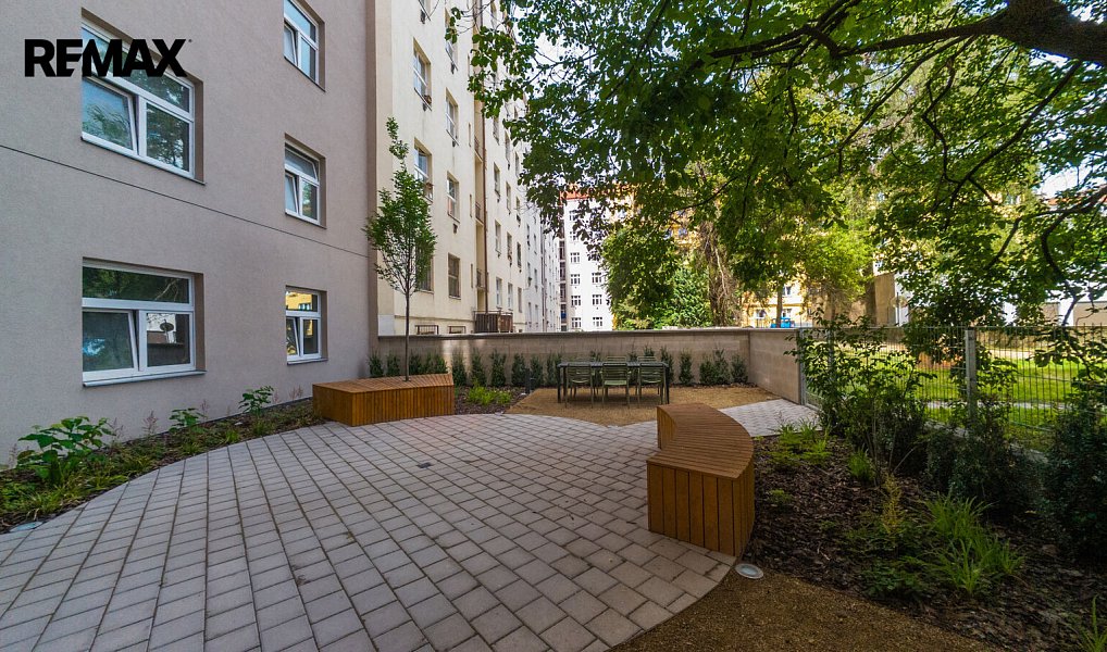 Prodej bytu 2+kk 46 m², Praha – náhled fotky 16