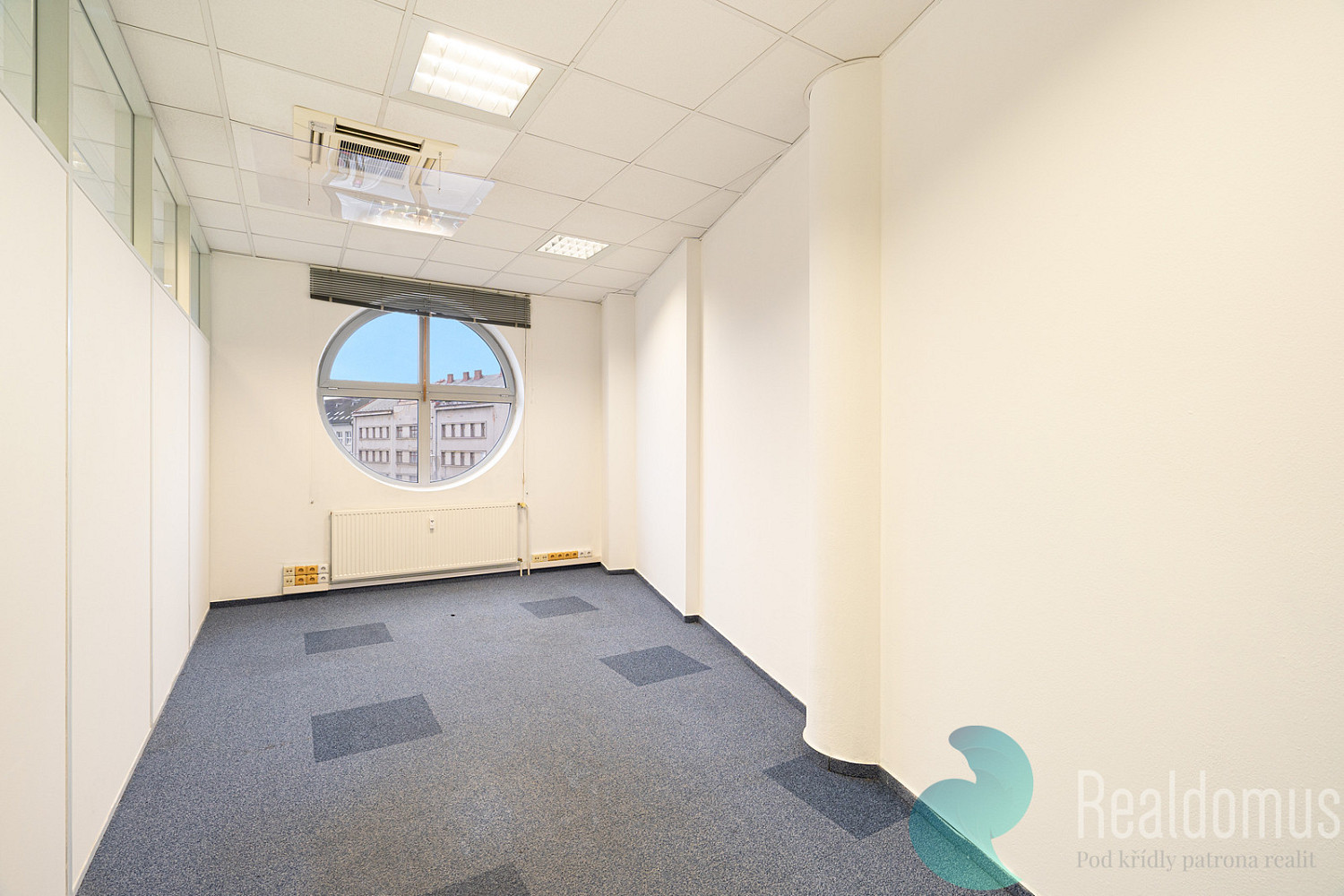Pronájem kanceláře 378 m² — photo 5