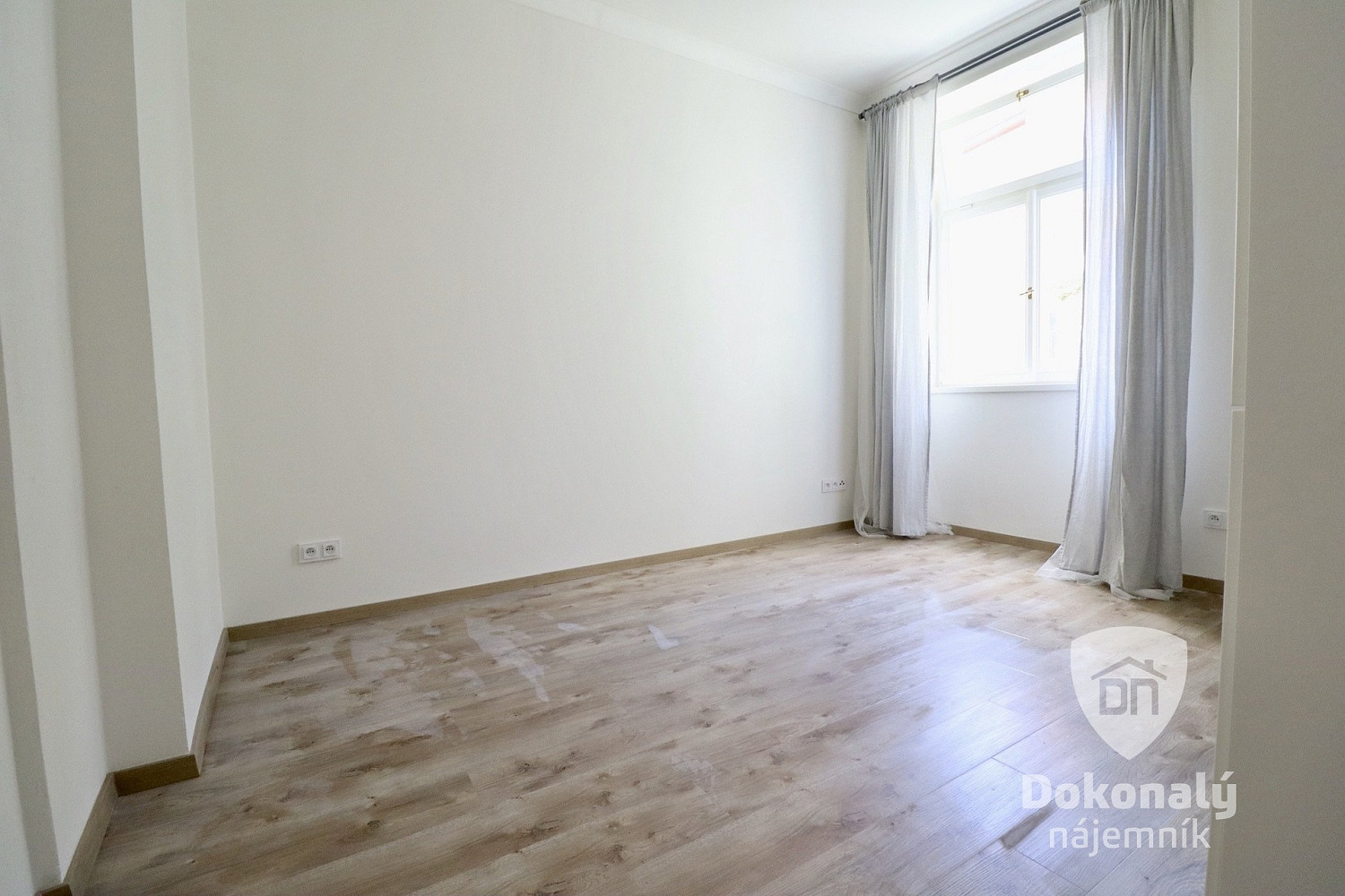 Pronájem bytu 1+kk 22 m² – fotografie 4