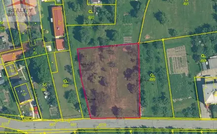 Prodej stavebního pozemku 1 563 m², Lešná - Perná, okres Vsetín