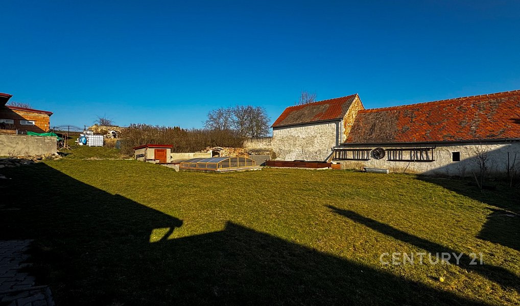 Prodej domu 310 m² s pozemkem 1 492 m², Kubšice – náhled fotky 32