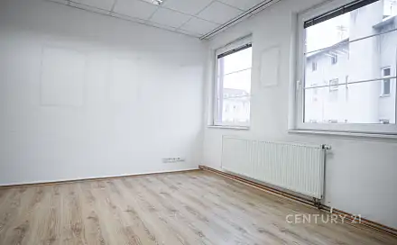 Pronájem kanceláře 18 m², Průmyslová, Znojmo