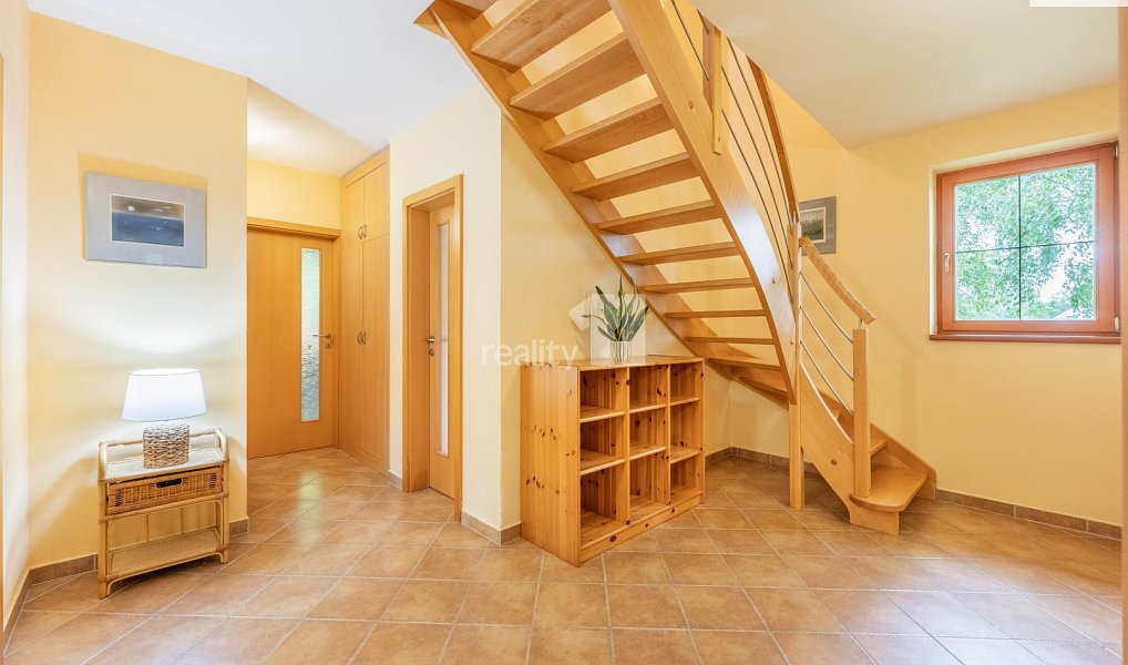 Prodej domu 200 m² s pozemkem 1 008 m², Kamenice – náhled fotky 39