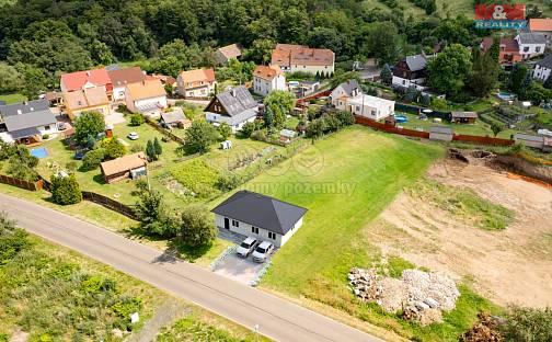 Prodej stavebního pozemku 1 596 m², Bžany - Mošnov, okres Teplice
