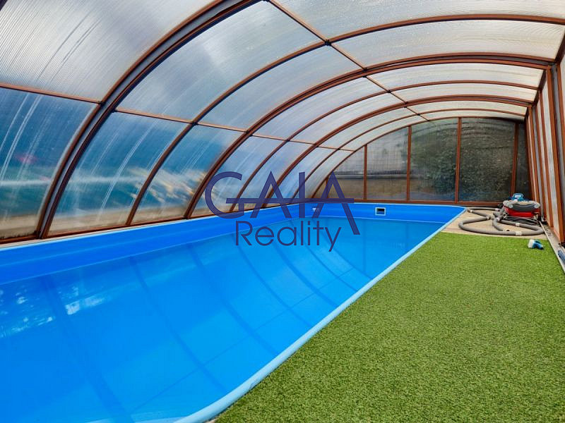 Prodej domu 222 m² s pozemkem 631 m² – fotografie 2