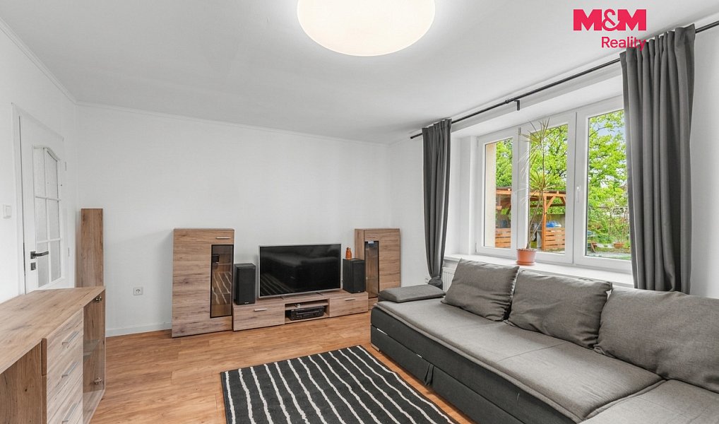 Prodej domu 288 m² s pozemkem 584 m², Peruc – náhled fotky 8