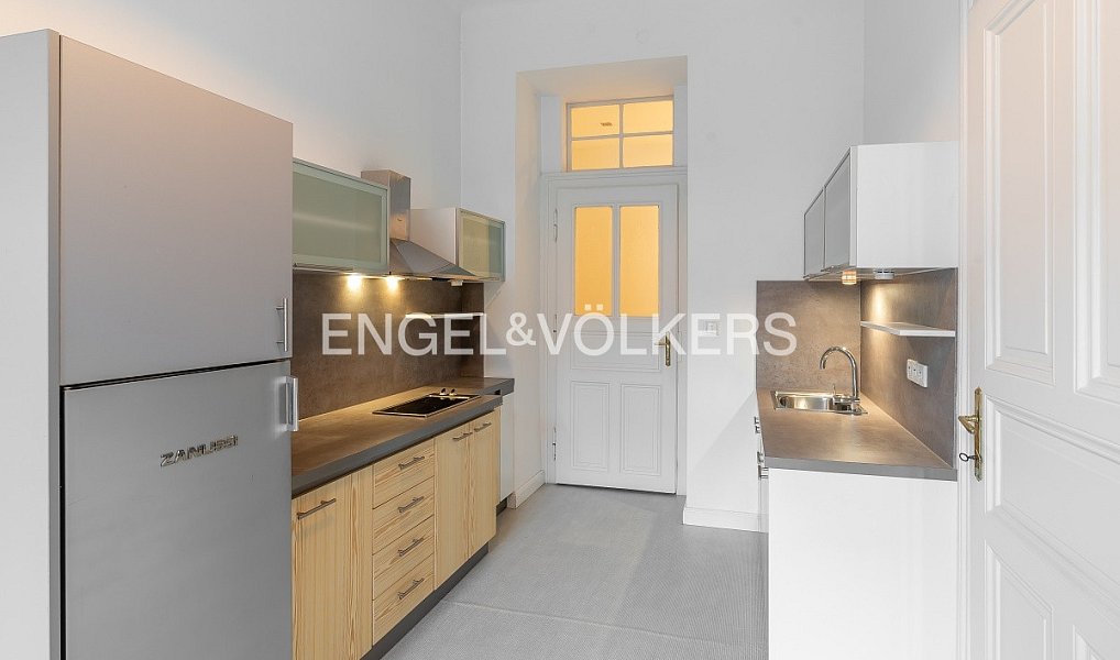Pronájem bytu 1+1 35 m², Praha – náhled fotky 2