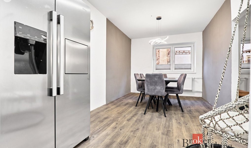 Prodej domu 190 m² s pozemkem 1 100 m², Kraslice – náhled fotky 3