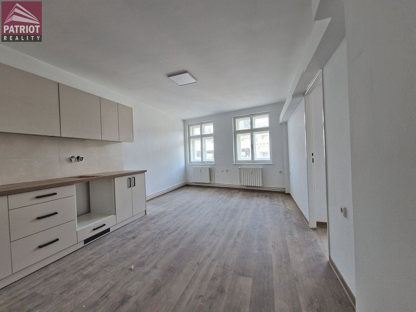 Pronájem bytu 2+kk 56 m² – fotografie 2