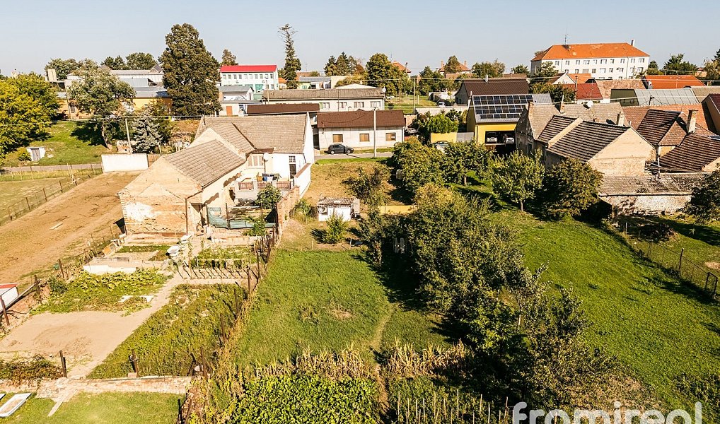 Prodej stavebního pozemku 1 033 m², Dyjákovice – náhled fotky 11