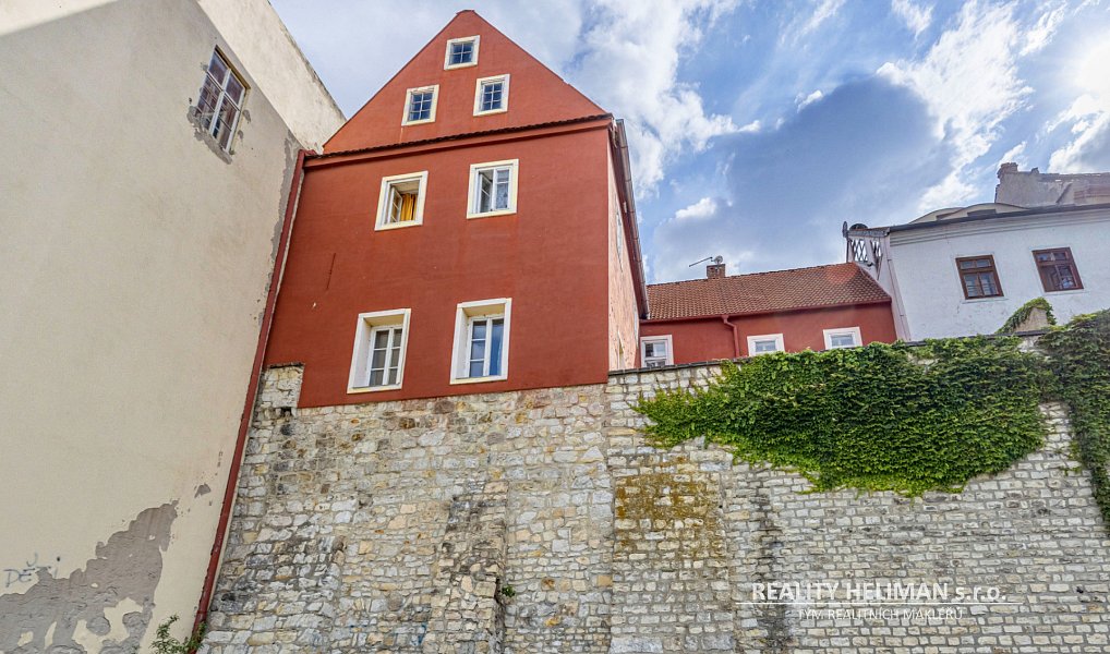 Prodej domu 878 m² s pozemkem 839 m², Žatec – náhled fotky 3