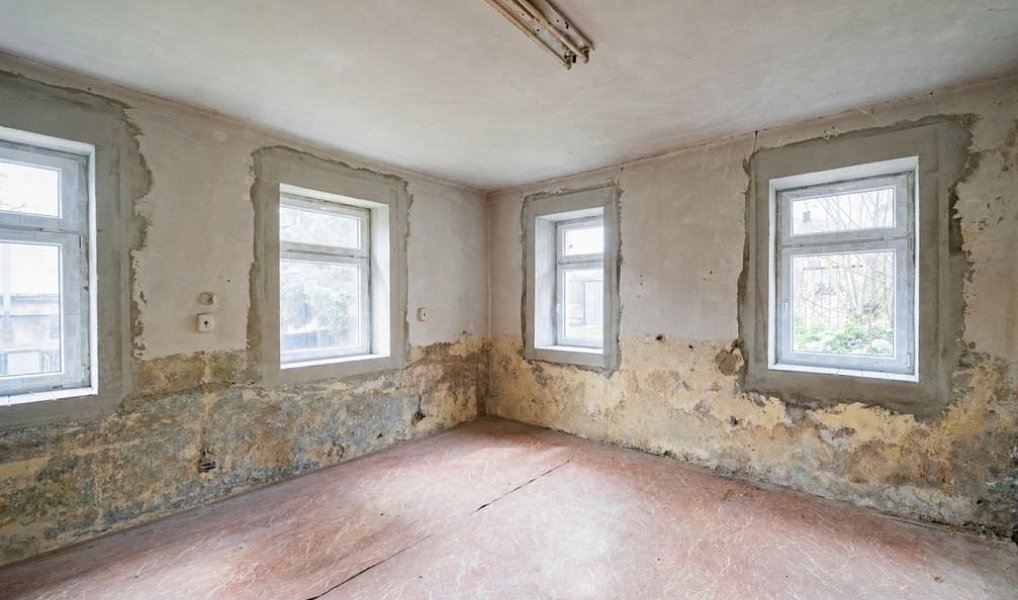 Prodej domu 250 m² s pozemkem 1 005 m², Dolní Zálezly – náhled fotky 31