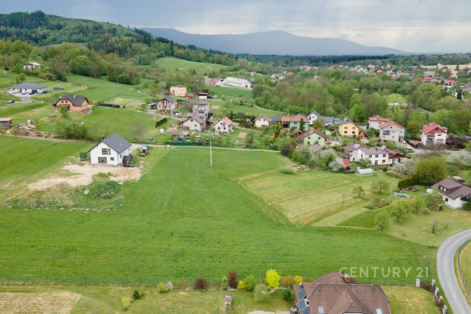 Prodej stavebního pozemku 1 333 m² – fotografie 5