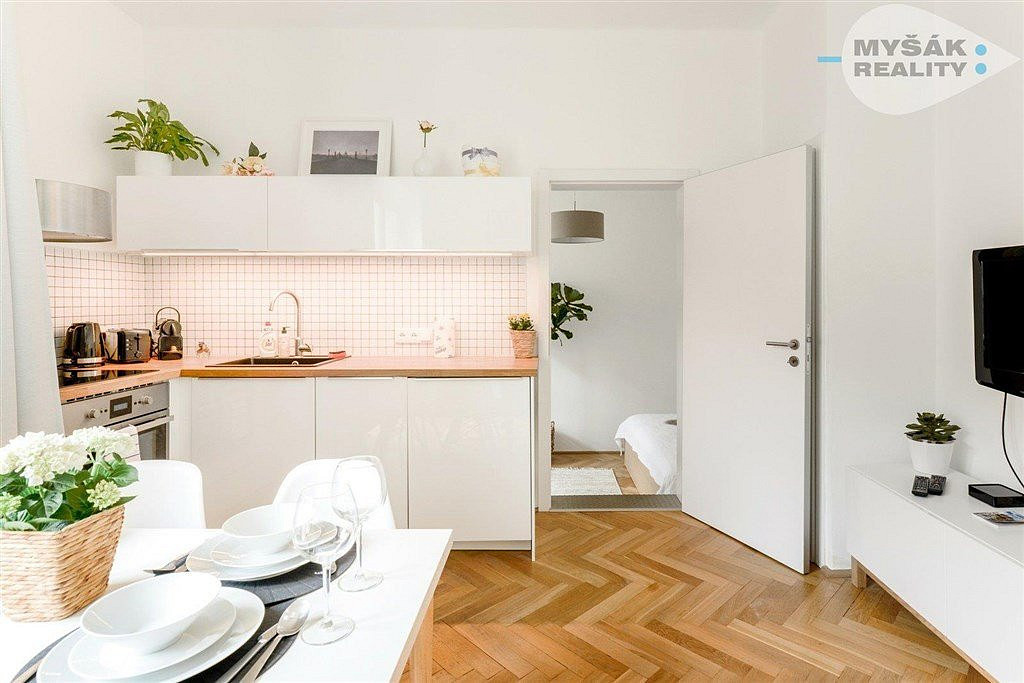 Pronájem bytu 2+kk 45 m² — photo 2