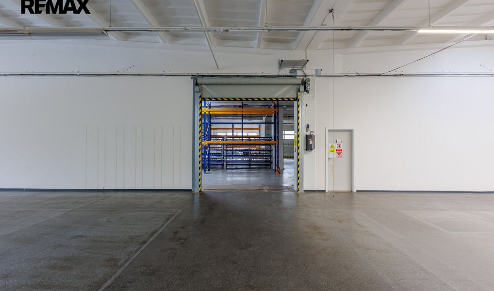 Pronájem skladovacích prostor 2 489 m², Chodová Planá – náhled fotky 4