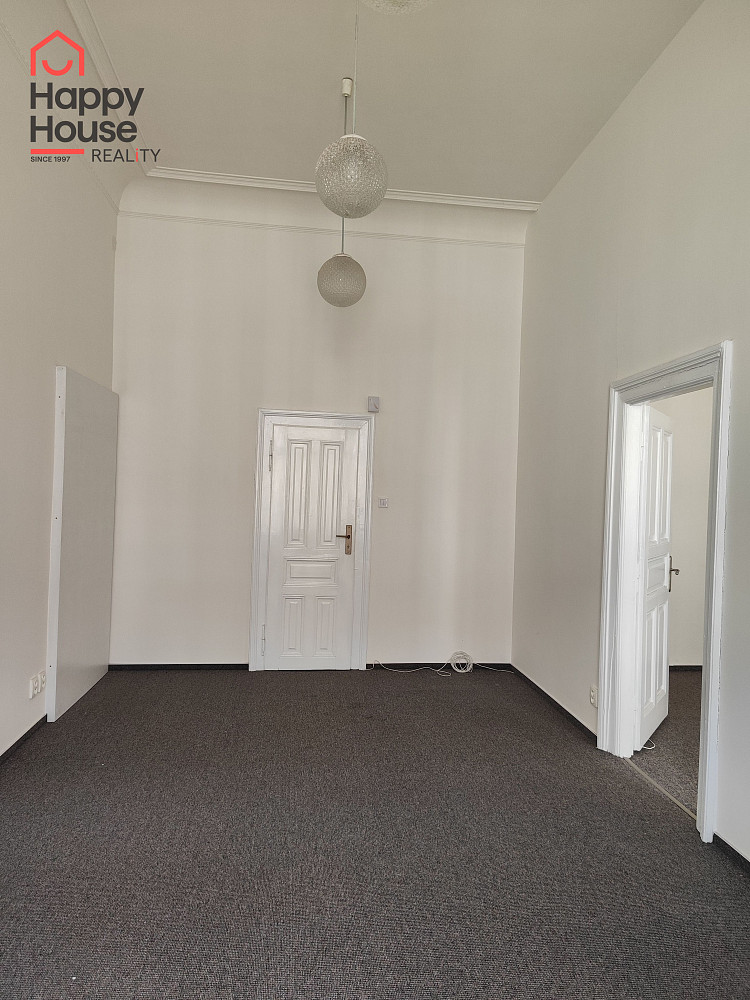 Pronájem kanceláře 30 m² – fotografie 3