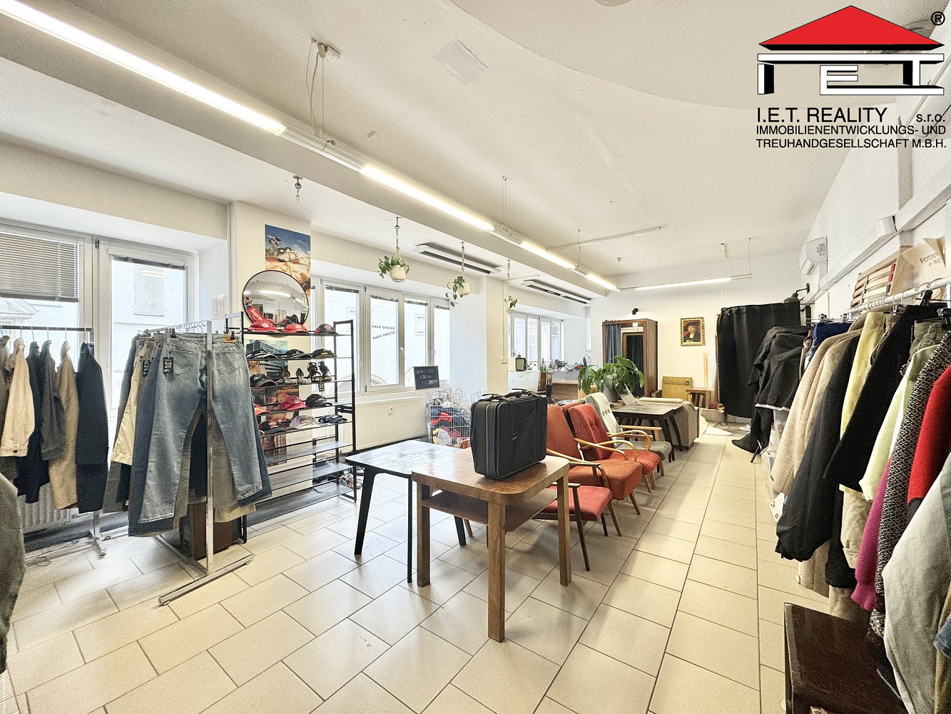 Pronájem obchodních prostor 75 m²