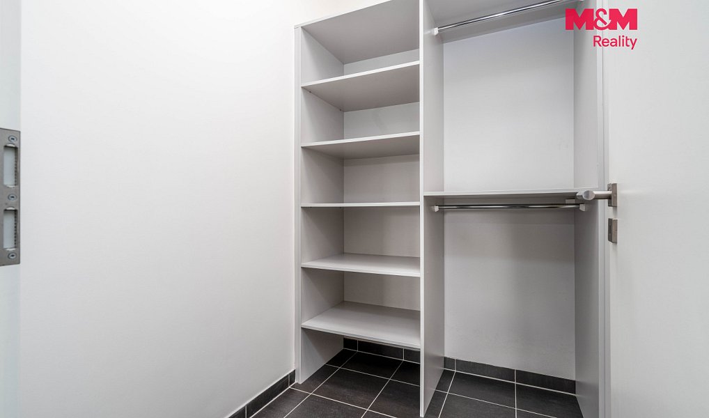 Prodej bytu 2+kk 97 m², Praha – náhled fotky 17