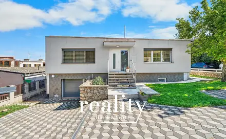Prodej domu 292 m² s pozemkem 744 m², Práče, okres Znojmo