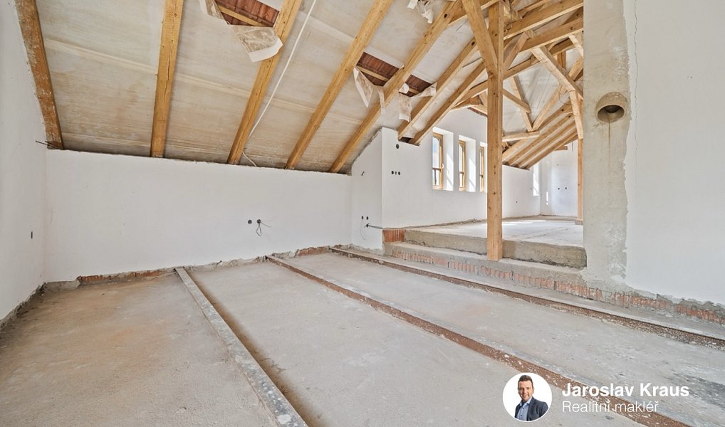 Prodej obchodních prostor 286 m², Jičín – náhled fotky 32