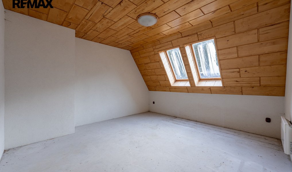 Prodej domu 313 m² s pozemkem 10 000 m², Velké Karlovice – náhled fotky 14