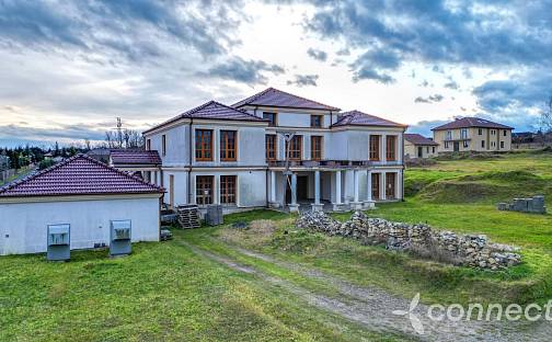 Prodej domu 697 m² s pozemkem 3 692 m², Žatec - Bezděkov, okres Louny