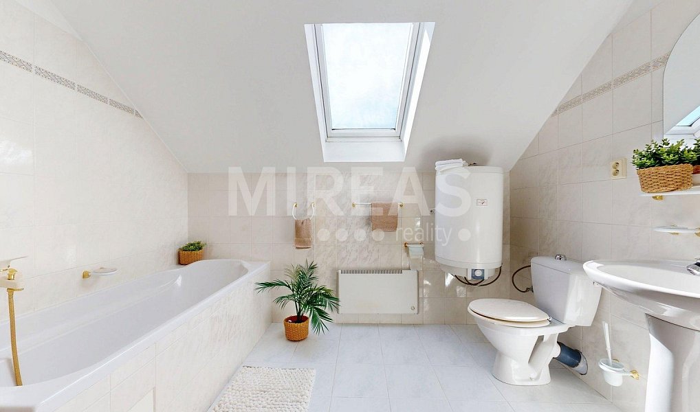 Prodej domu 444 m² s pozemkem 2 226 m², Stožec – náhled fotky 18
