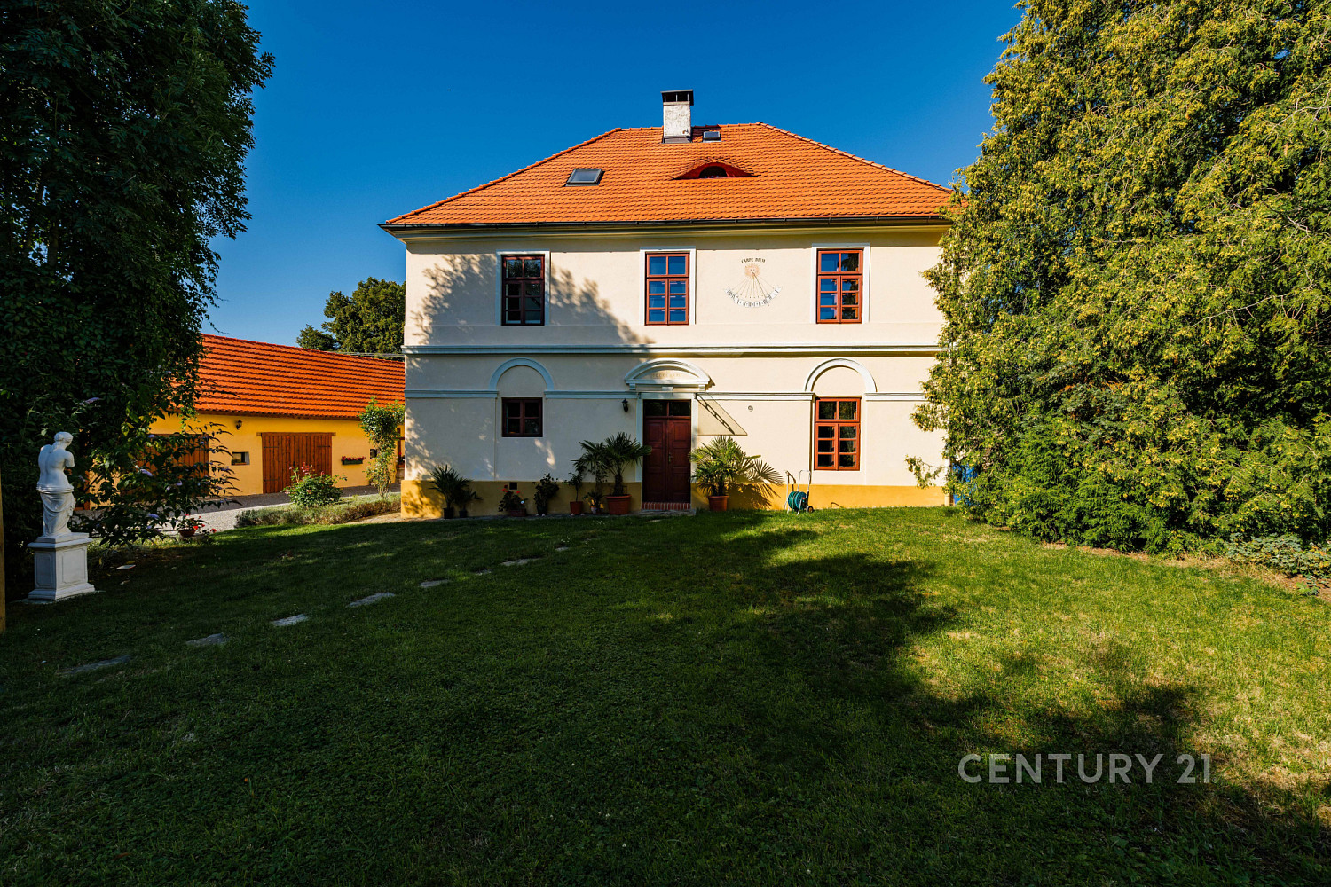 Prodej domu 465 m² s pozemkem 2 031 m²